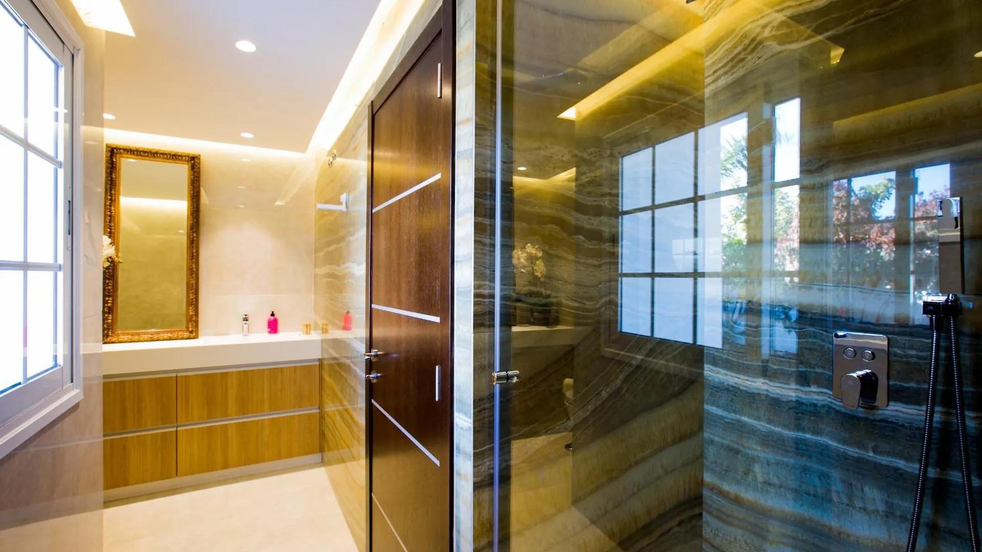 Vila Palmbeach Villa-Luxury